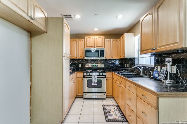 9911 FLOURISANT DR, San Antonio, TX 78217