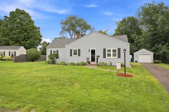 12 Park Ave, Holyoke, MA 01040