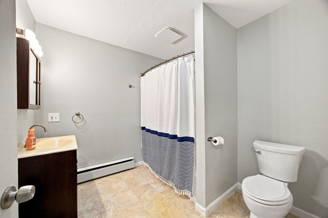 12 Park Ave, Holyoke, MA 01040
