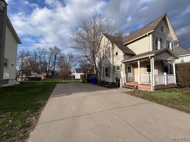 6067 East Avenue, Newfane, NY 14108
