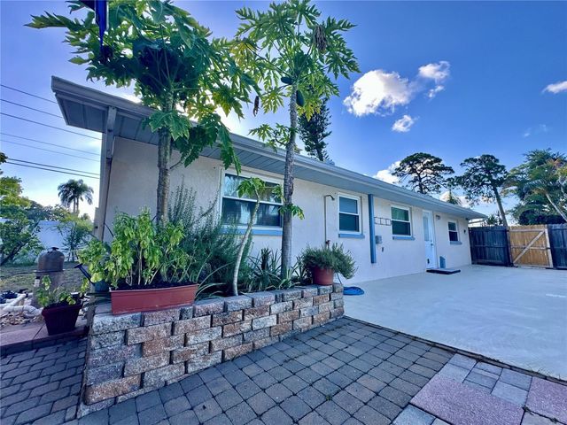 11298 73RD AVENUE N, Seminole, FL 33772
