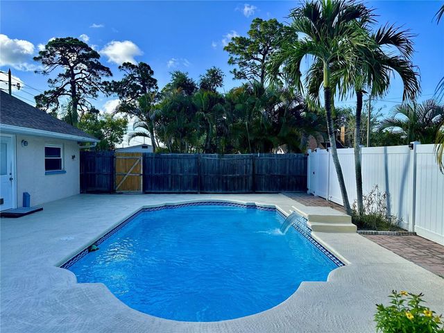 11298 73RD AVENUE N, Seminole, FL 33772