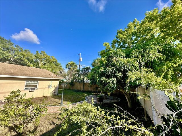 11298 73RD AVENUE N, Seminole, FL 33772