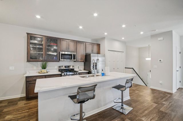 2278 Polar Way, North Saint Paul, MN 55109