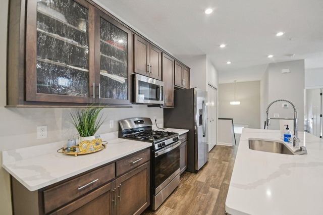 2278 Polar Way, North Saint Paul, MN 55109