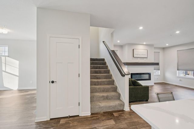 2278 Polar Way, North Saint Paul, MN 55109