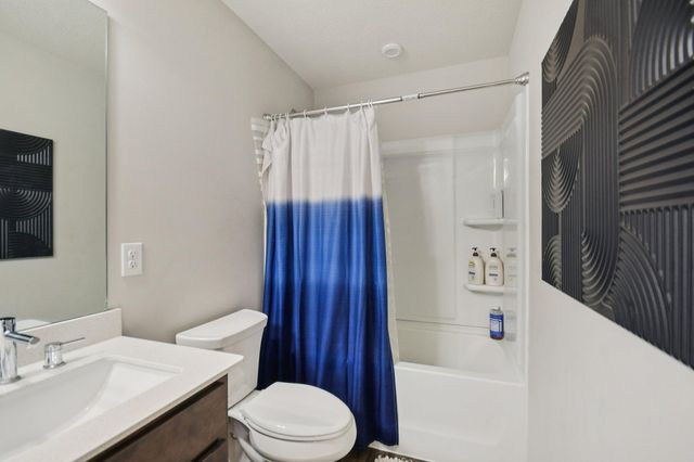 2278 Polar Way, North Saint Paul, MN 55109