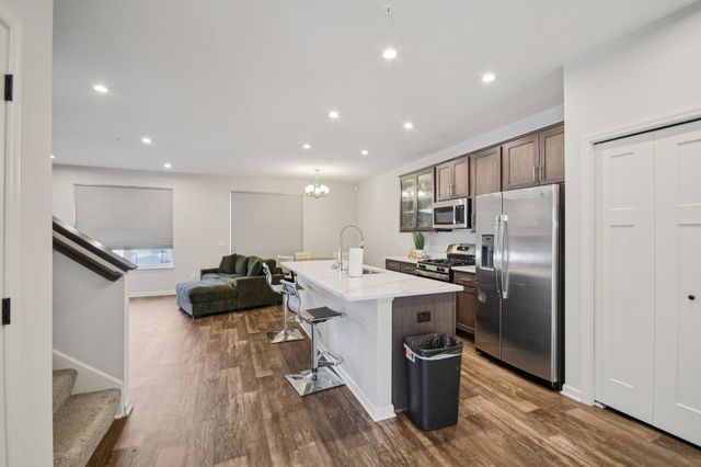 2278 Polar Way, North Saint Paul, MN 55109