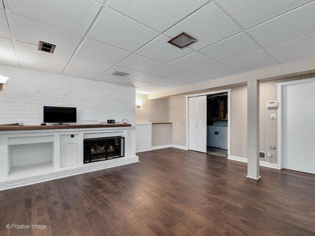 5735 Virginia Avenue, Clarendon Hills, IL 60514