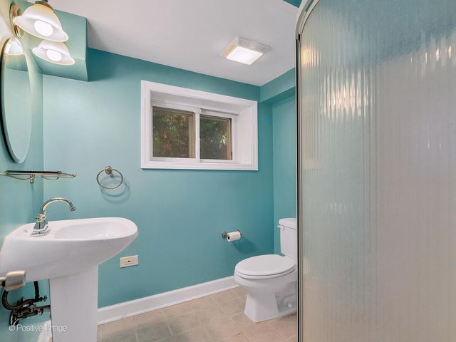 5735 Virginia Avenue, Clarendon Hills, IL 60514