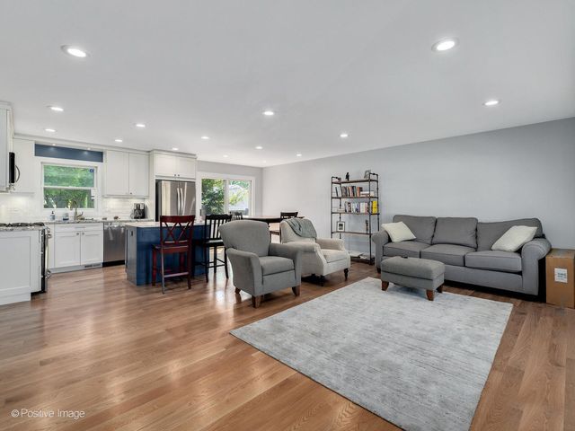 5735 Virginia Avenue, Clarendon Hills, IL 60514