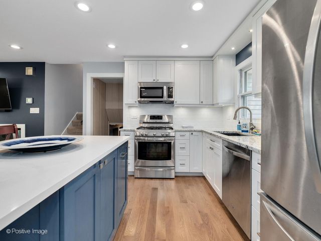 5735 Virginia Avenue, Clarendon Hills, IL 60514