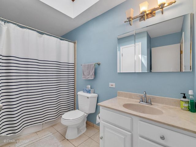 5735 Virginia Avenue, Clarendon Hills, IL 60514