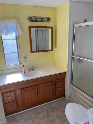 75 Hacienda BLVD, Fort Myers, FL 33905