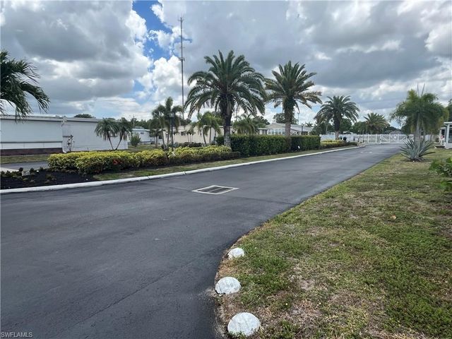 75 Hacienda BLVD, Fort Myers, FL 33905