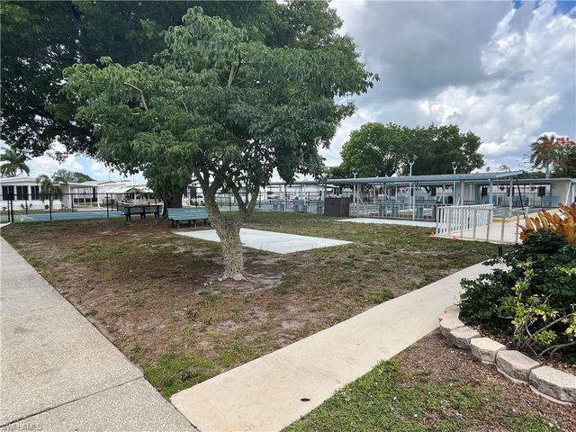 75 Hacienda BLVD, Fort Myers, FL 33905