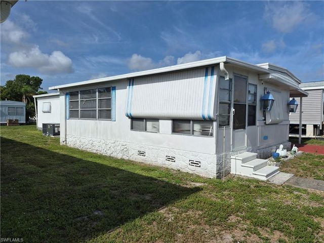 75 Hacienda BLVD, Fort Myers, FL 33905