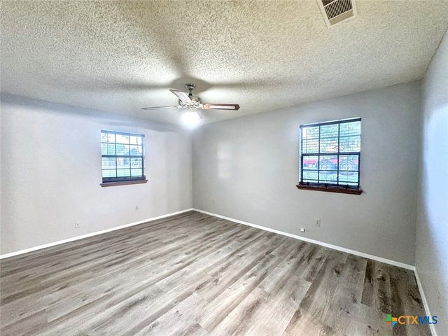 501 Ridge Drive, San Marcos, TX 78666