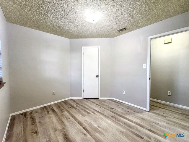 501 Ridge Drive, San Marcos, TX 78666