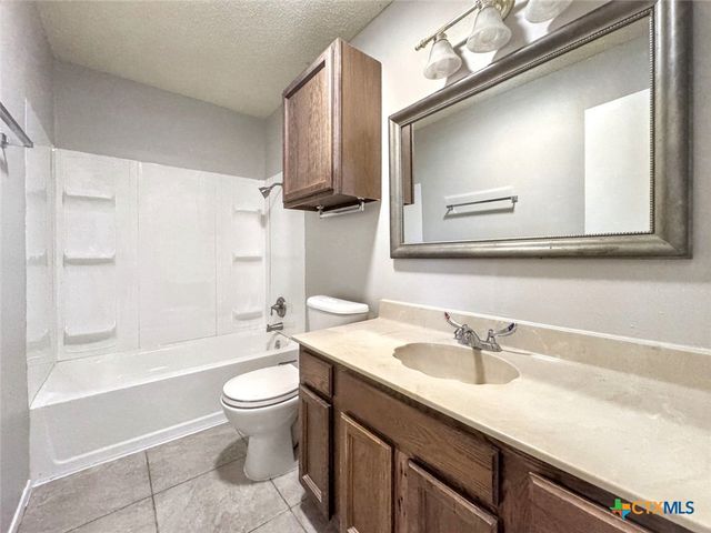 501 Ridge Drive, San Marcos, TX 78666