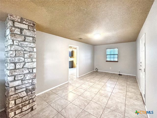 501 Ridge Drive, San Marcos, TX 78666
