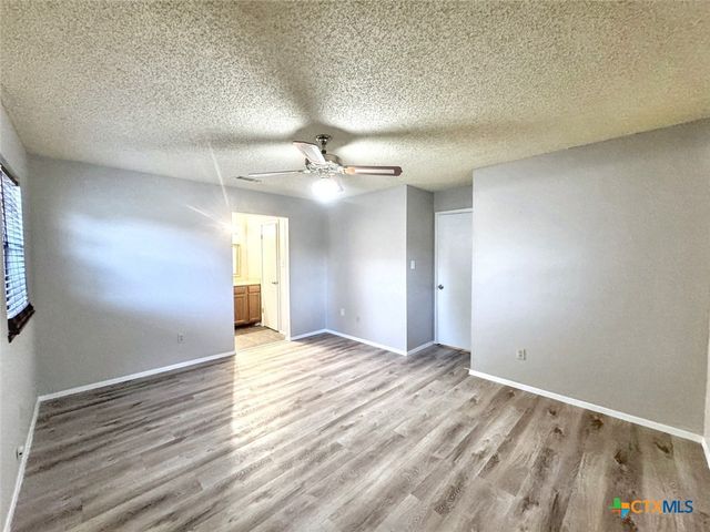 501 Ridge Drive, San Marcos, TX 78666