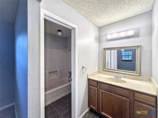 501 Ridge Drive, San Marcos, TX 78666