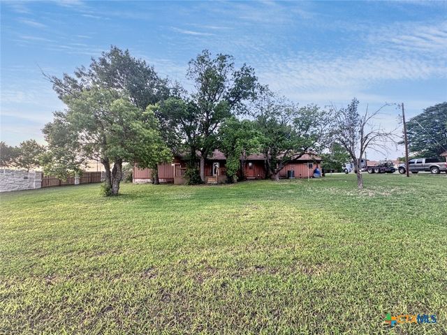 501 Ridge Drive, San Marcos, TX 78666