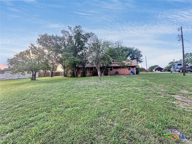 501 Ridge Drive, San Marcos, TX 78666