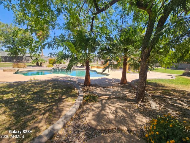 5118 W WINSTON Drive, Laveen, AZ 85339