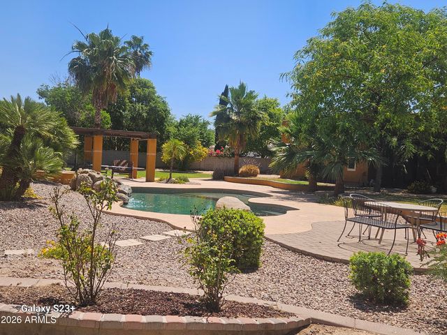 5118 W WINSTON Drive, Laveen, AZ 85339