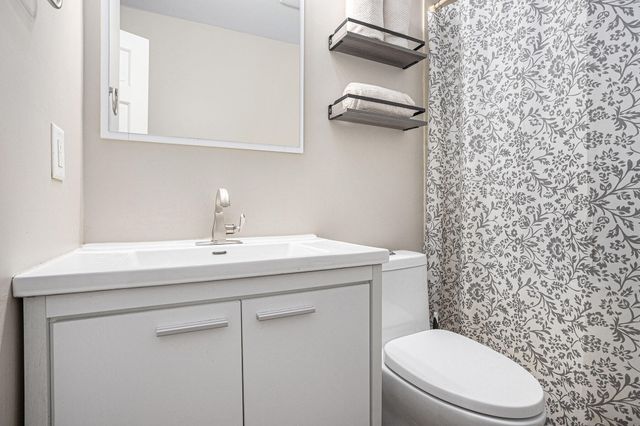 3805 Borgess Drive, Kalamazoo, MI 49048