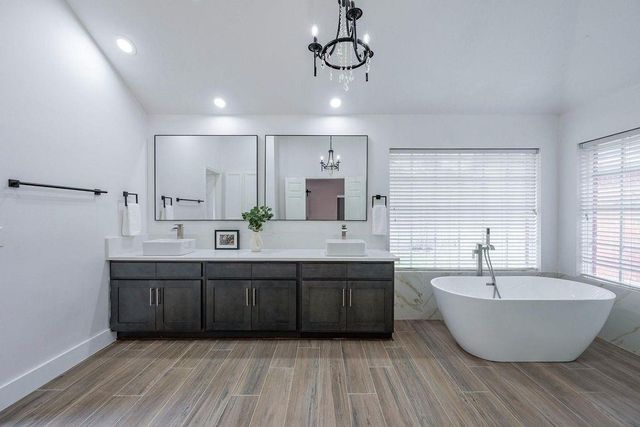 3311 Richland Dr, Sugar Land, TX 77478