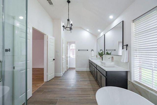 3311 Richland Dr, Sugar Land, TX 77478