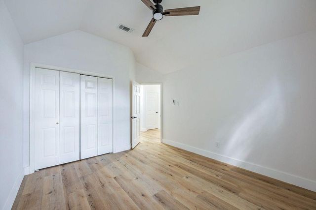 3311 Richland Dr, Sugar Land, TX 77478