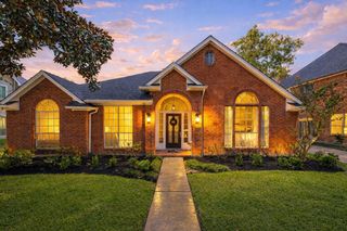 3311 Richland Dr, Sugar Land, TX 77478