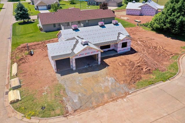 530 WILLOW COURT, New London, WI 54961