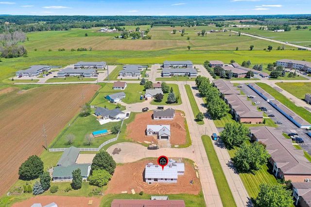 530 WILLOW COURT, New London, WI 54961