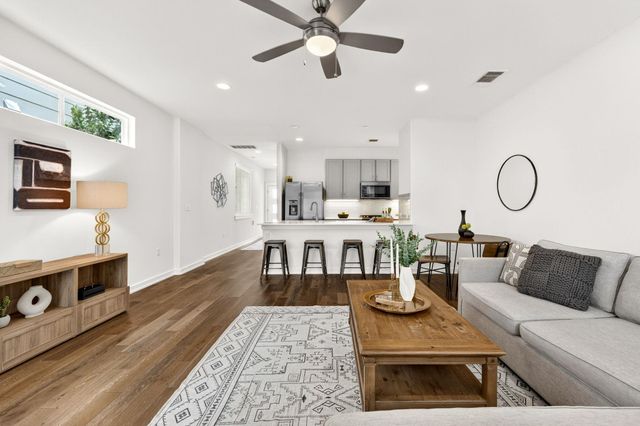 6800 Menchaca RD 13, Austin, TX 78745