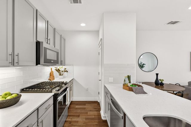 6800 Menchaca RD 13, Austin, TX 78745