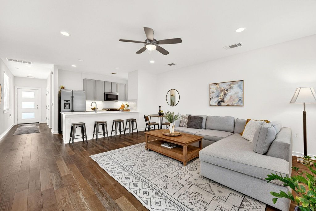 6800 Menchaca RD 13, Austin, TX 78745