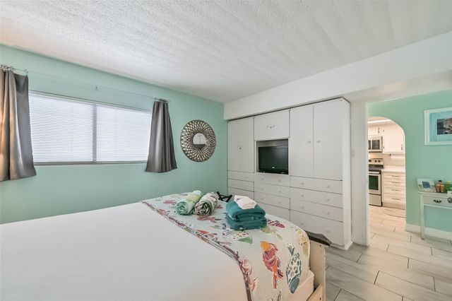 7310 Seawall Boulevard 404, Galveston, TX 77551