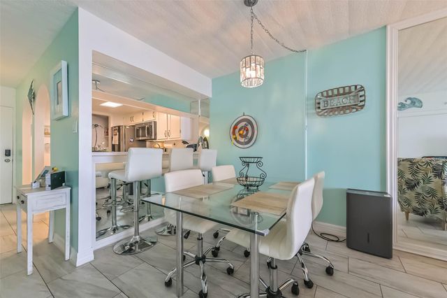 7310 Seawall Boulevard 404, Galveston, TX 77551