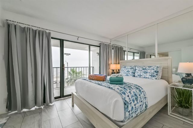 7310 Seawall Boulevard 404, Galveston, TX 77551