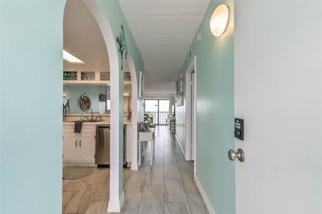 7310 Seawall Boulevard 404, Galveston, TX 77551