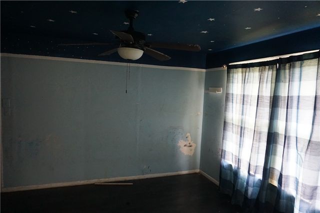 403 South Easterwood Street, Hearne, TX 77859