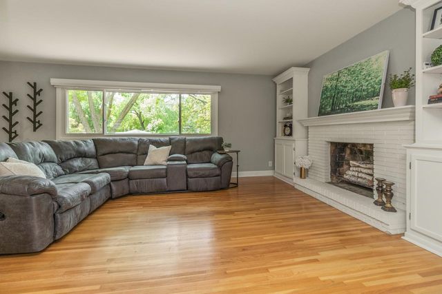 16404 Temple Drive S, Minnetonka, MN 55345