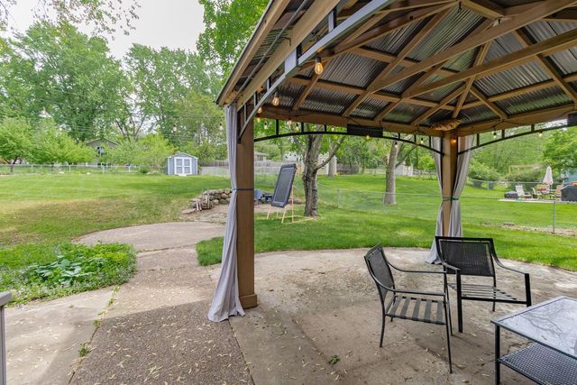 16404 Temple Drive S, Minnetonka, MN 55345