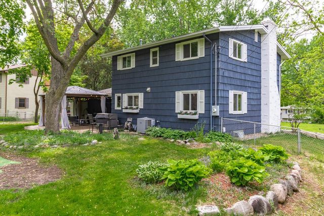 16404 Temple Drive S, Minnetonka, MN 55345