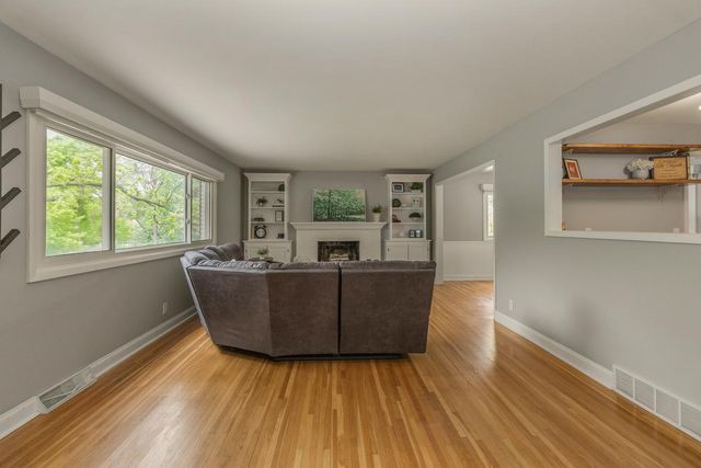 16404 Temple Drive S, Minnetonka, MN 55345